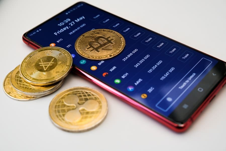 Smartphone with money icon