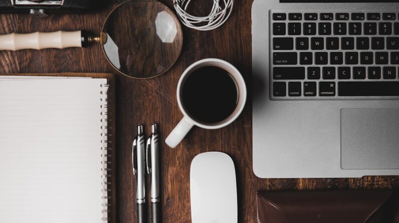 Photo Laptop and coffee