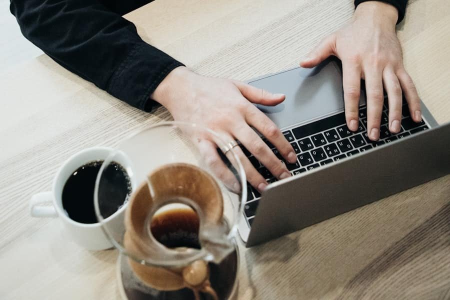 Photo Laptop and coffee