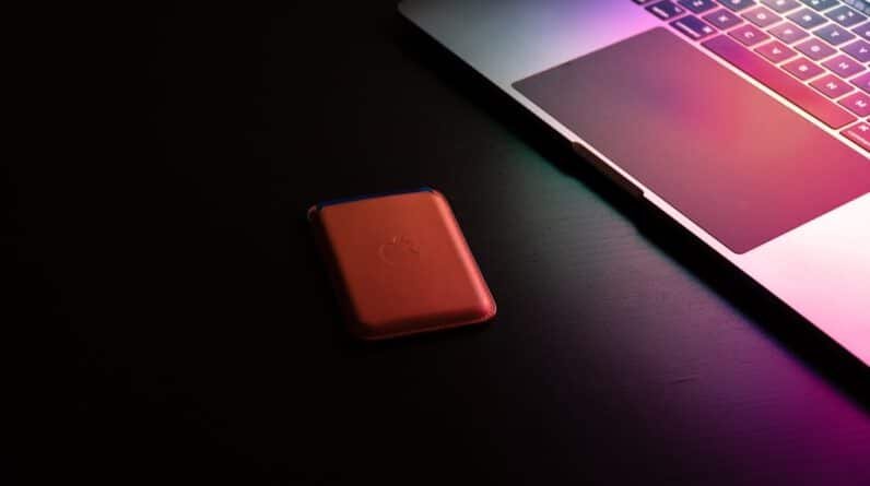 Photo Laptop and money