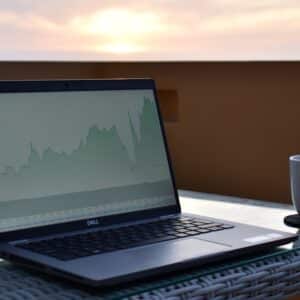 Photo Laptop and money