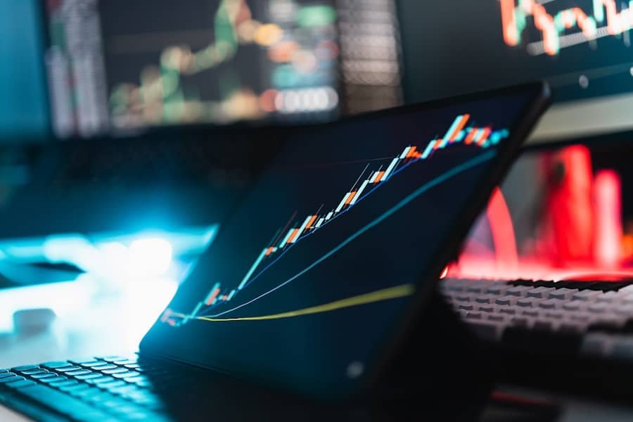 Photo Laptop and money