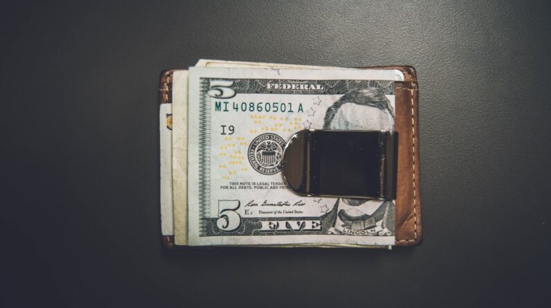 Photo Smartphone with money
