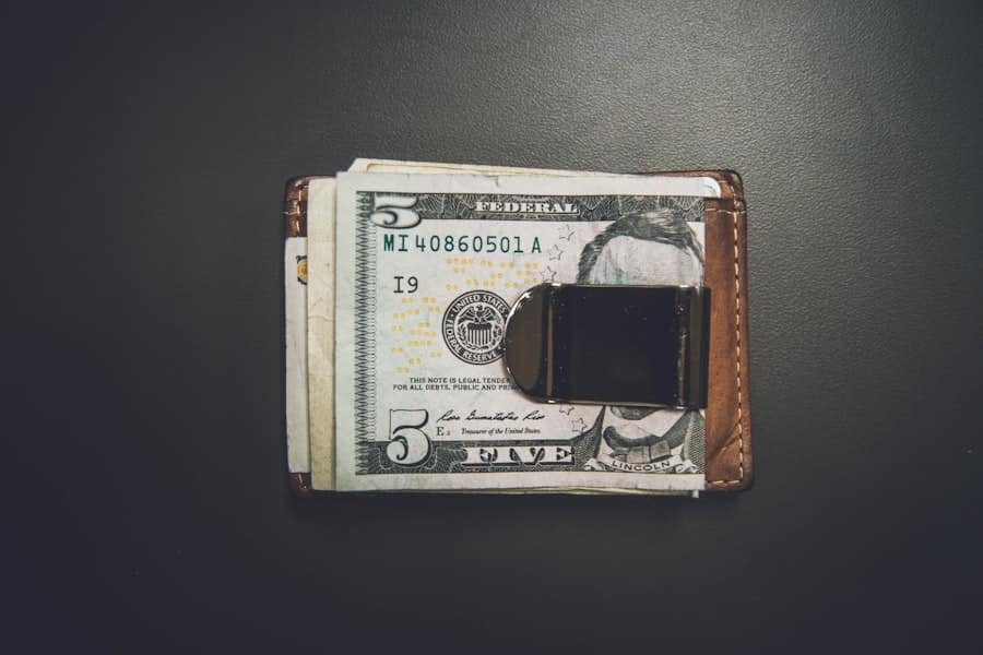 Photo Smartphone with money