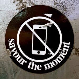 Photo Mobile phone with money icon