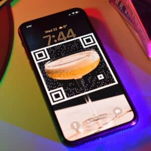 Photo Smartphone with money icon